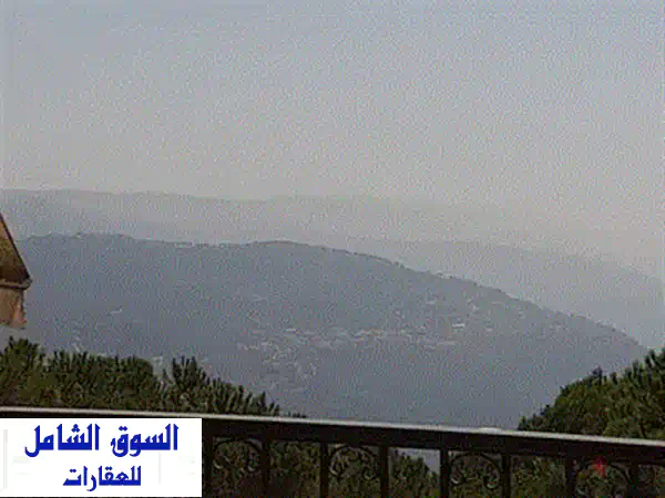 شقة فسيحة للبيع في منطقة مار روكز الهادئة - مساحة 160 متر مربع!  REF#GM122849