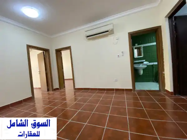 شقة واسعة للإيجار في فيلا خاصة - المطار القديم،...