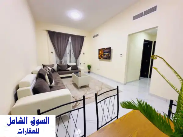 شقة غرفة وصالة مفروشة بالكامل في الراشدية 3 عجمان - موقع مميز خلف جراند مول!
