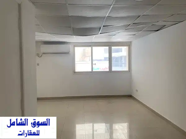 مكتب واسع للإيجار السنوي  المجاز 2، الشارقة 2 غرف...