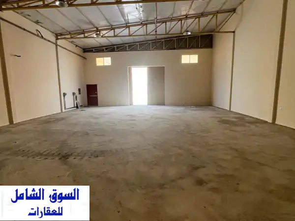 مستودعات تجارية فاخرة في أم القيوين - مساحة 2500 قدم...