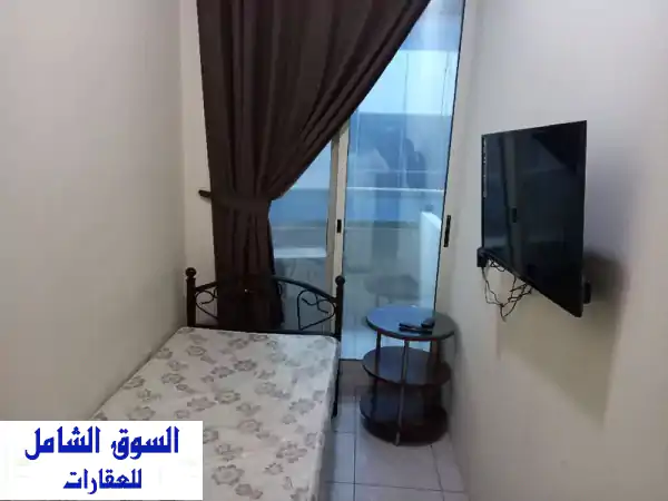 غرفة مفروشة مع بلكونة في الشارقة - التعاون (سكن...
