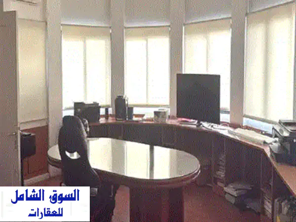 محل تجاري فاخر مُجدد بالكامل في الأشرفية - فرصة استثمارية لا تُفوّت!