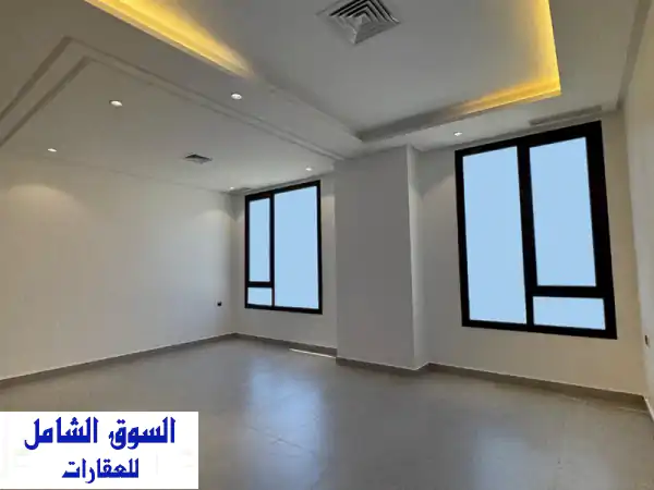 فرصة استثمارية مميزة! دور كامل 240م² في بنيد القار - أول مستأجر + فترة سماح