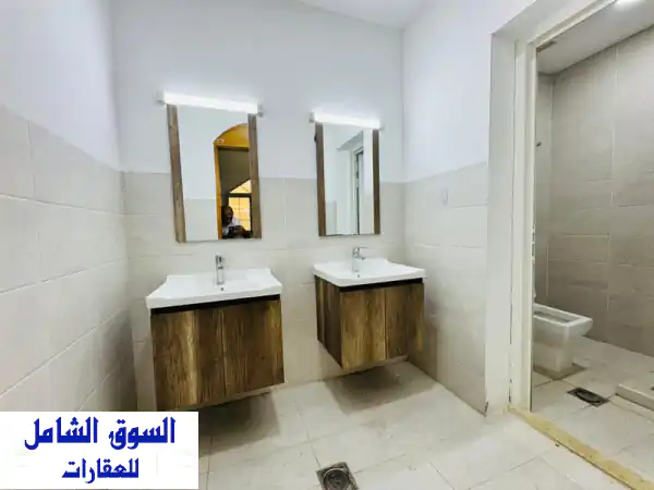 فيلا فاخرة للإيجار السنوي في الجرف 2، عجمان (للمواطنين فقط) - مساحة 9600 قدم مربع!