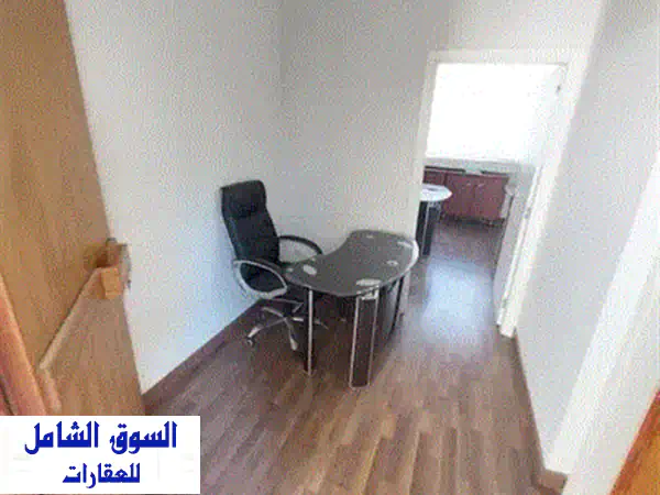 مكتب فاخر للإيجار في الأشرفية - 30 متر مربع، إطلالة مميزة!