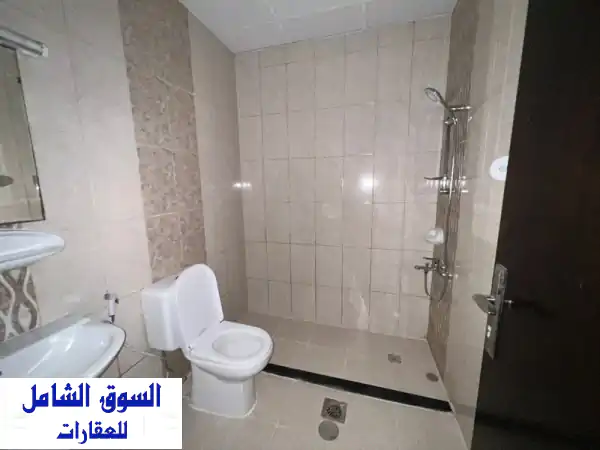 استوديو فاخر للإيجار السنوي في البطينة | بناية مُجددة بالكامل | 19,000 درهم فقط!