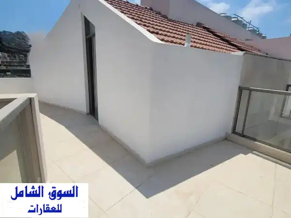 فرصة ذهبية! شقتان دوبلكس في برمانا بإطلالة جبلية خلابة