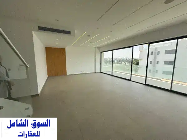 بنتهاوس فاخر للإيجار في كمباوند ليك فيو ريزيدنس...