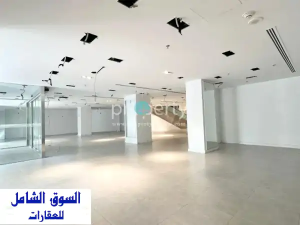 فرصة ذهبية! مساحة تجارية 584.73 متر مربع في قلب...