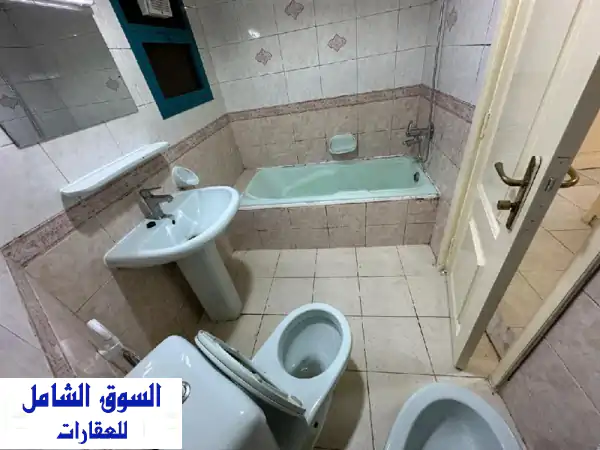 متاح غرفتين وصالة للإيجار في مدينة أبوظبي ثلاث حمامات بلكونه للإيجار في الخالدية مساحة كبيرة تهوية ...