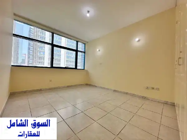 متاح غرفتين وصالة للإيجار في مدينة أبوظبي ثلاث...