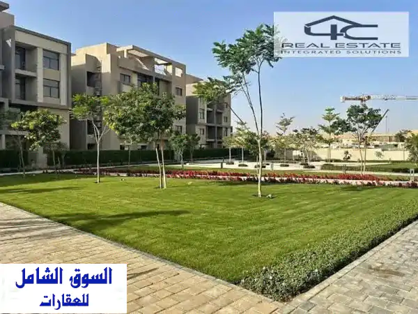 شقتك الأرضية بحديقة خاصة في Fifth Square!  (172م، 3 غرف نوم،...