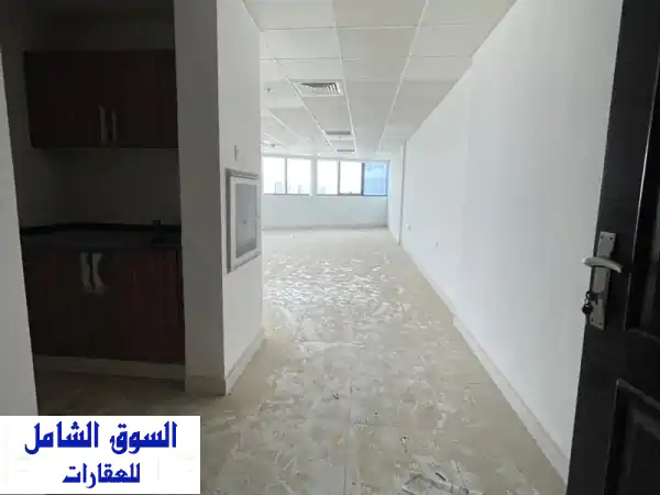 مكتب فاخر بإطلالة بحرية خلابة في أبراج الفالكون، الراشدية 2، عجمان - 340,000 درهم فقط!