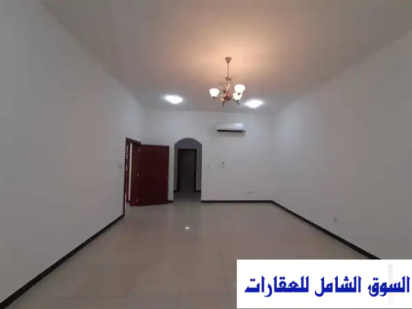 فيلا دوبلكس فاخرة للإيجار السنوي في فلج هزاع، العين - مساحة 200 متر، 4 غرف نوم