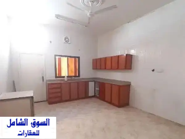 بيت فاخر للإيجار في الرفاع الحجيات - قريب من جميع الخدمات!