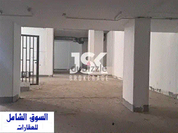 مساحة عرض واسعة للإيجار في ضبيه - 262 متر مربع مع مواقف سيارات!