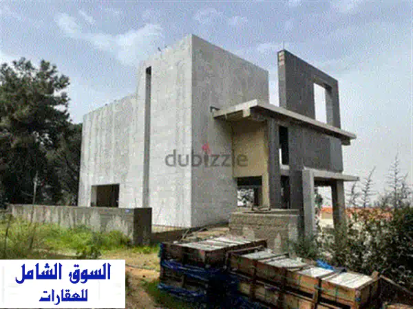 فيلا فاخرة للبيع في شمال المتن - إطلالة جبلية خلابة!