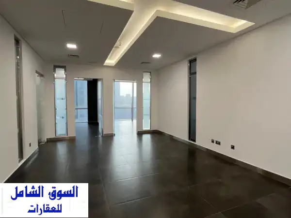 فرصة استثمارية رائعة! دور تجاري كامل للإيجار في...