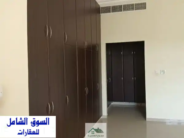 فيلا فاخرة للإيجار في محمد بن زايد - حوض 7 | مدخل خاص وحوش واسع