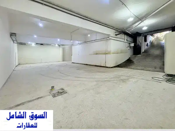 مستودع فاخر 700 متر مربع في الأشرفية - فرصة استثمارية...