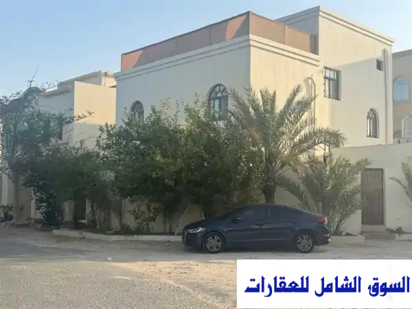 فيلا فاخرة للبيع في أم قرن - مساحة 368م² - شارعين -...