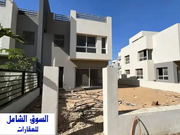 فيلا توين هاوس فاخرة للبيع في هايد بارك...