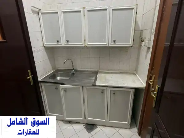 استوديو فاخر للإيجار في المشرف - موقع متميز وقريب من كل شيء!