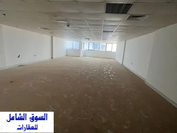 فرصة استثمارية ذهبية: مكتب فاخر للبيع في...