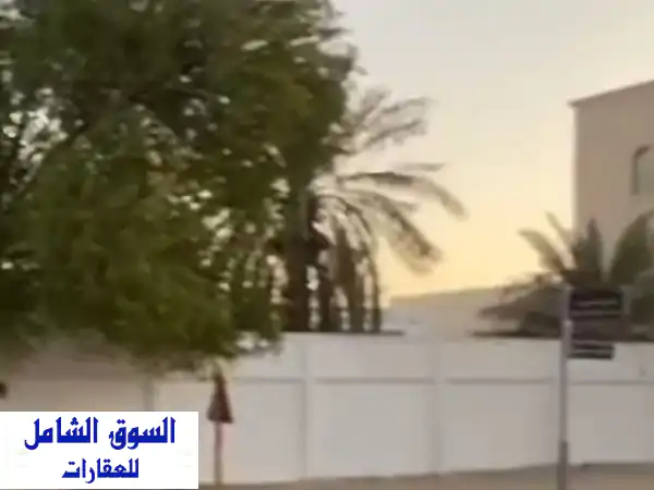 بيت فاخر للبيع في العين - اليحر الشمالي (موقع متميز!)