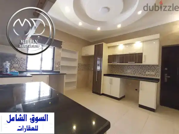 فيلا دوبلكس فاخرة للايجار في الصويفية - مساحة 400م²، تراسات وحدائق واسعة