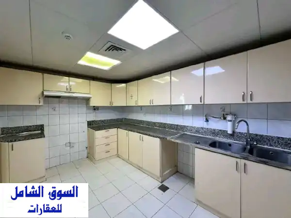 شقة رائعة للإيجار في الخالدية بأبوظبي - غرفتين...