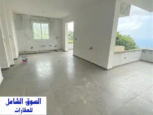 شقة فاخرة مطلة على البحر في بياقوت - فرصة استثمارية لا تُفوّت!