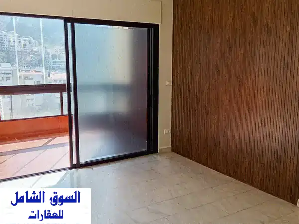 شقة فاخرة للبيع في أنطلياس بإطلالة خلابة على...