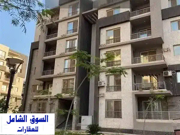 شقة أرضي مرتفع 150م² بجنة أكتوبر! أمام البوابة مباشرةً...