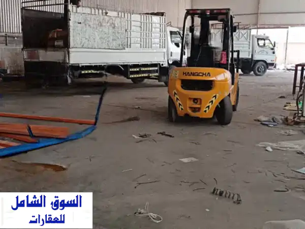 للإيجار في مصفح الصناعية ستور كبير حوالي 1000 متر نربع كهرباء 3 فاز ويوجد مكاتب ومدخل واسع مطلوب ...