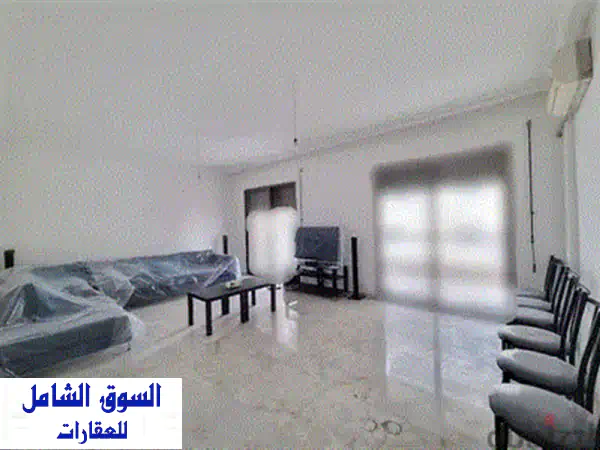 فيلا تريبلكس فاخرة للبيع في منطقة هادئة بالقرب من بطرون - إطلالة خلابة!