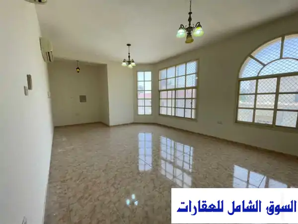 للإيجار السنوي فيلا مستقلة في المويجعي العين 4 غرف, 200 متر