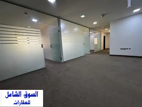 للإيجار، مكتب في الشرق  مدينة الكويت، مساحة 100 متر...