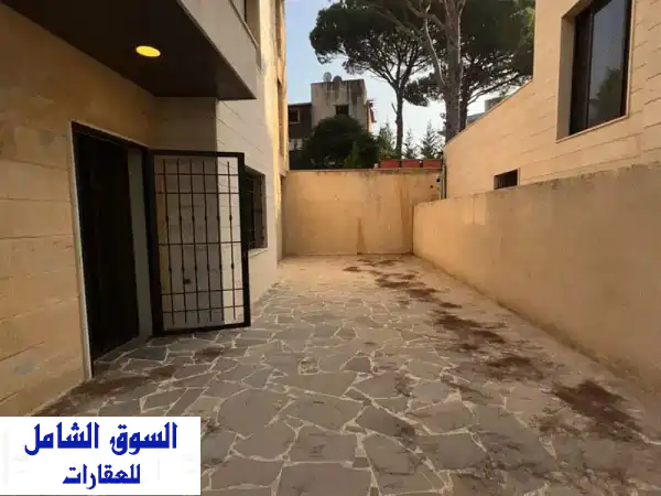 شقة فاخرة للبيع في رأس المتن - إطلالة جبلية...