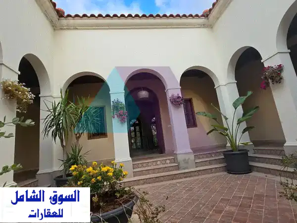 فيلا أندلسية فاخرة للبيع في قرنة الحمراء - 800 متر...