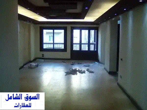 شقة فاخرة 305م² للبيع في حدائق الأهرام - إطلالة خلابة وخصوصية تامة!