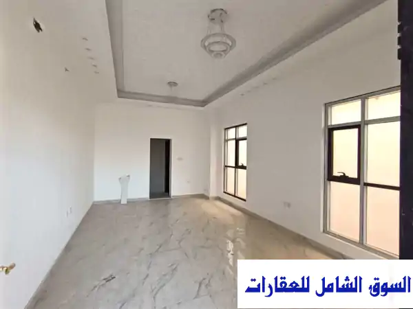 فيلا فاخرة للإيجار في الحليو 2، عجمان - مساحة...