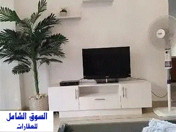 شقة فاخرة للإيجار في قلب السياحية الشمالية - خلف نادي الصيد مباشرةً!