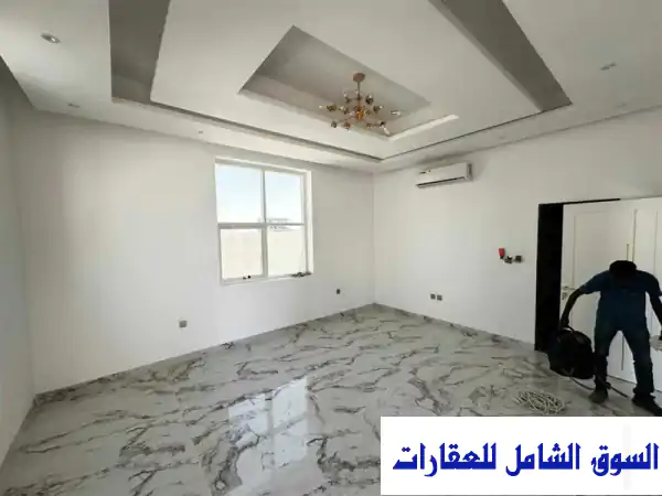 فيلا مودرن فاخرة للإيجار في الزاهية، عجمان | مساحة واسعة وهدوء مطلق