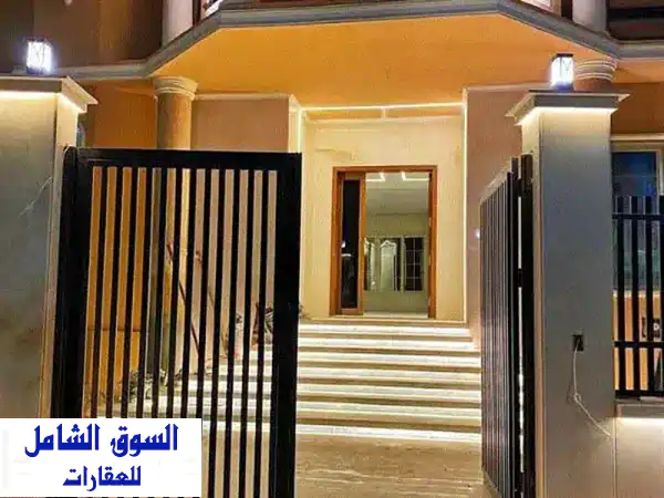 فرصة ذهبية! توين فيلا فاخرة أمام الجامعة...