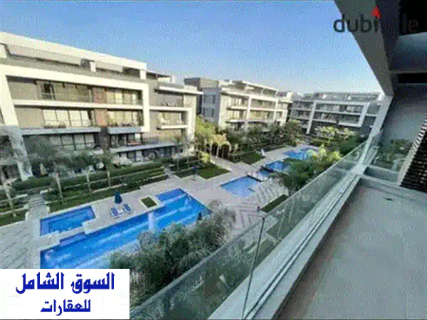 شقة بحديقة وحمام سباحة خاص للبيع في ليك فيو ريزيدنس 2  القاهرة الجديدة