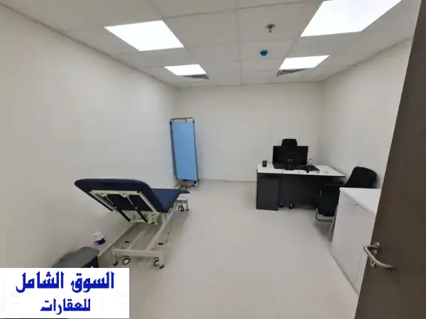 عيادة طبية فاخرة للإيجار في برج البزنس تاور -...