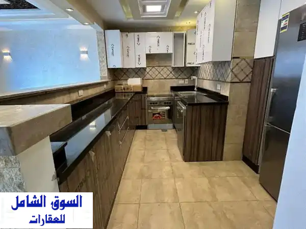 شقة 220م² فاخرة بالتجمع الخامس - استلام فوري...