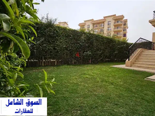 شقة أرضية فاخرة بحديقة خاصة وإطلالة خلابة على...